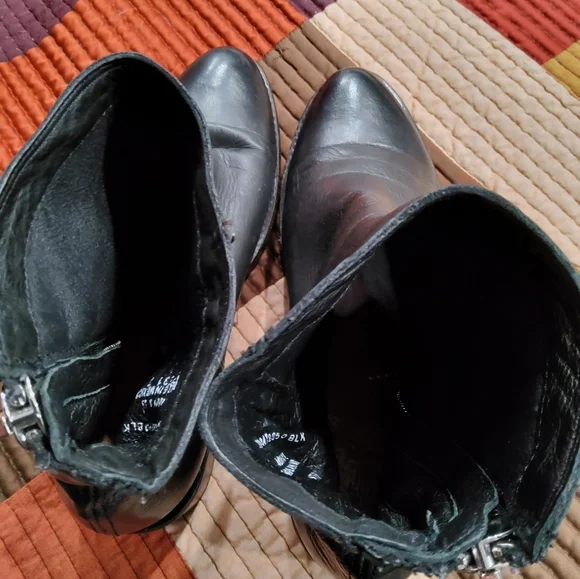 Frye Demi Asymmetrical Zip Booties Size 9,5 - Picture 11 of 12